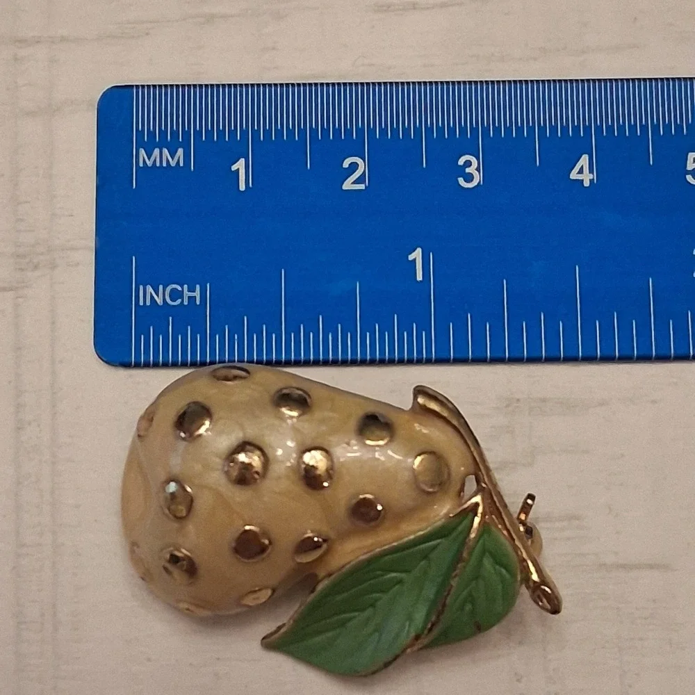 N/A gold tone